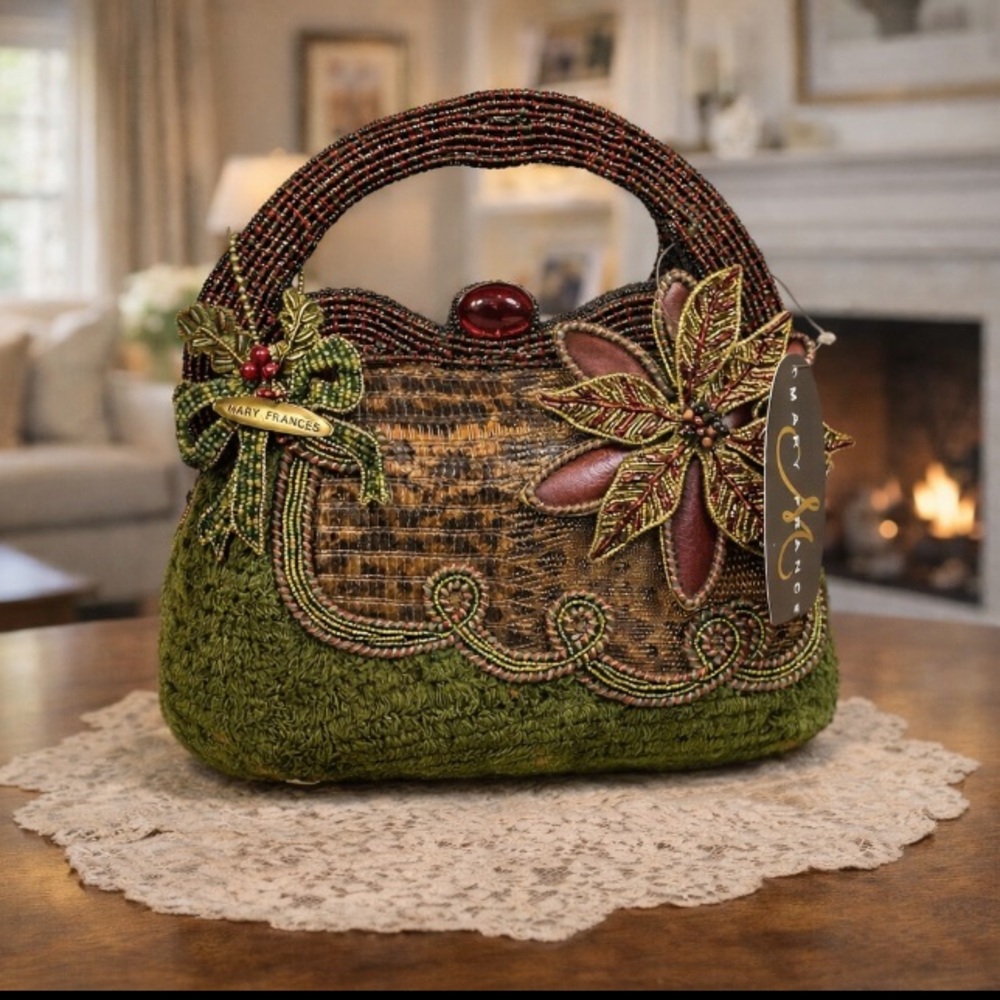 NWT Vintage Mary Frances Christmas Holly Bow Beaded Embellished Hard Case Bag